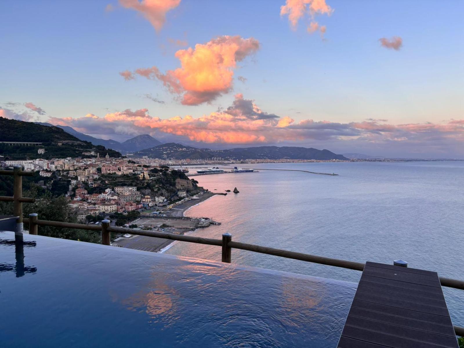 In Costa Relais & Luxury Suites วิเอตริ ภายนอก รูปภาพ